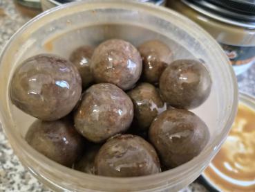 Preview: maincarp-baits soaked Hookbaits - Spicy Fish 24mm